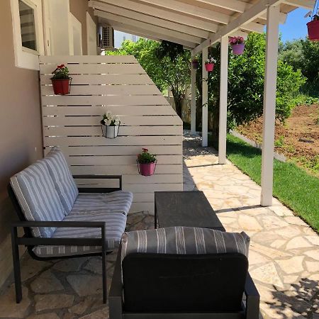 Petros Rooms&Apartments Lixouri Exterior foto
