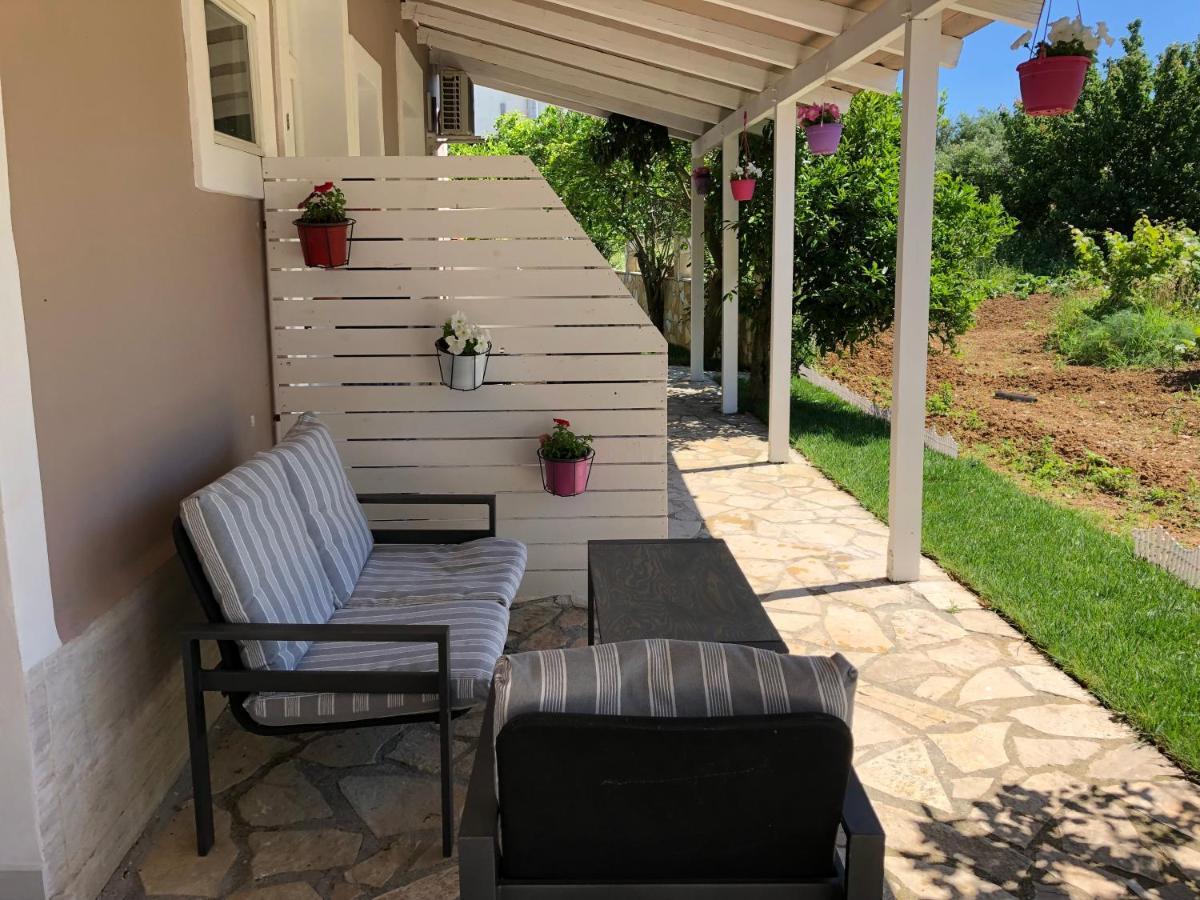 Petros Rooms&Apartments Lixouri Exterior foto