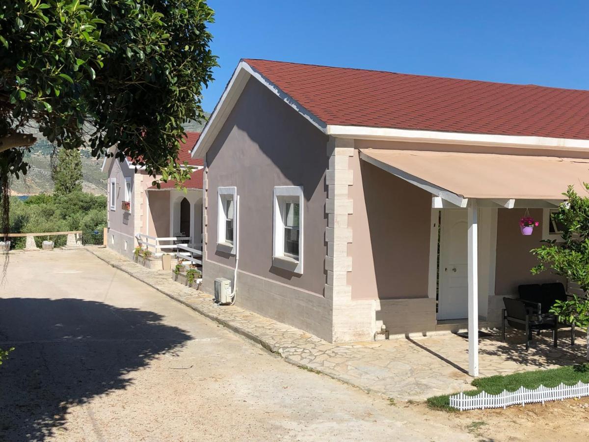 Petros Rooms&Apartments Lixouri Exterior foto