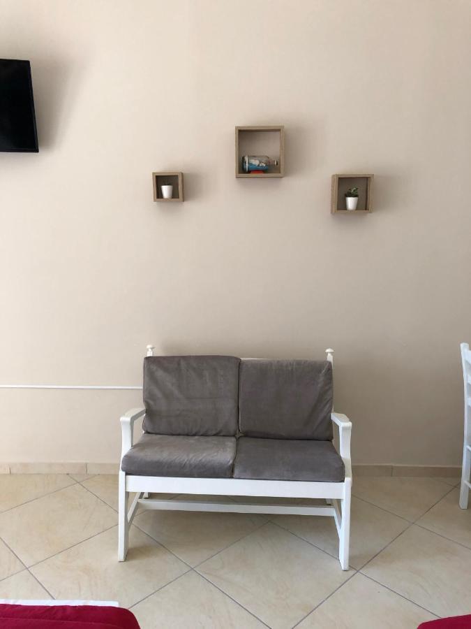 Petros Rooms&Apartments Lixouri Exterior foto